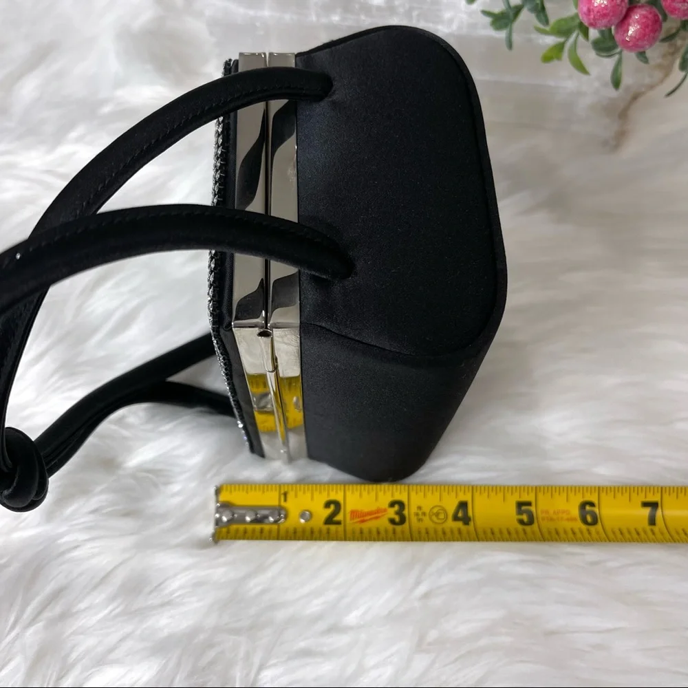 ๐๐SOLD๐๐LA REGALE EVENING BAG vintage UNIQUE CRYSTAL topped SQUARE shaped - Picture 11 of 14